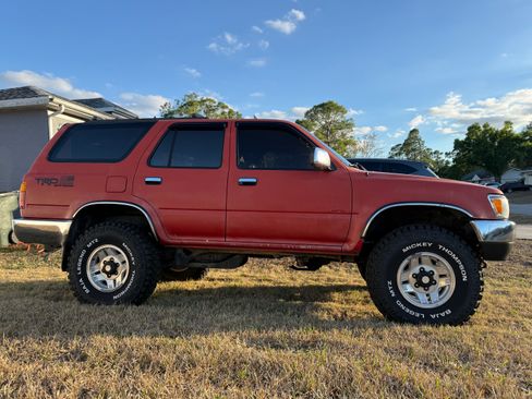 Used 1995 Toyota 4Runner SR5 image 1