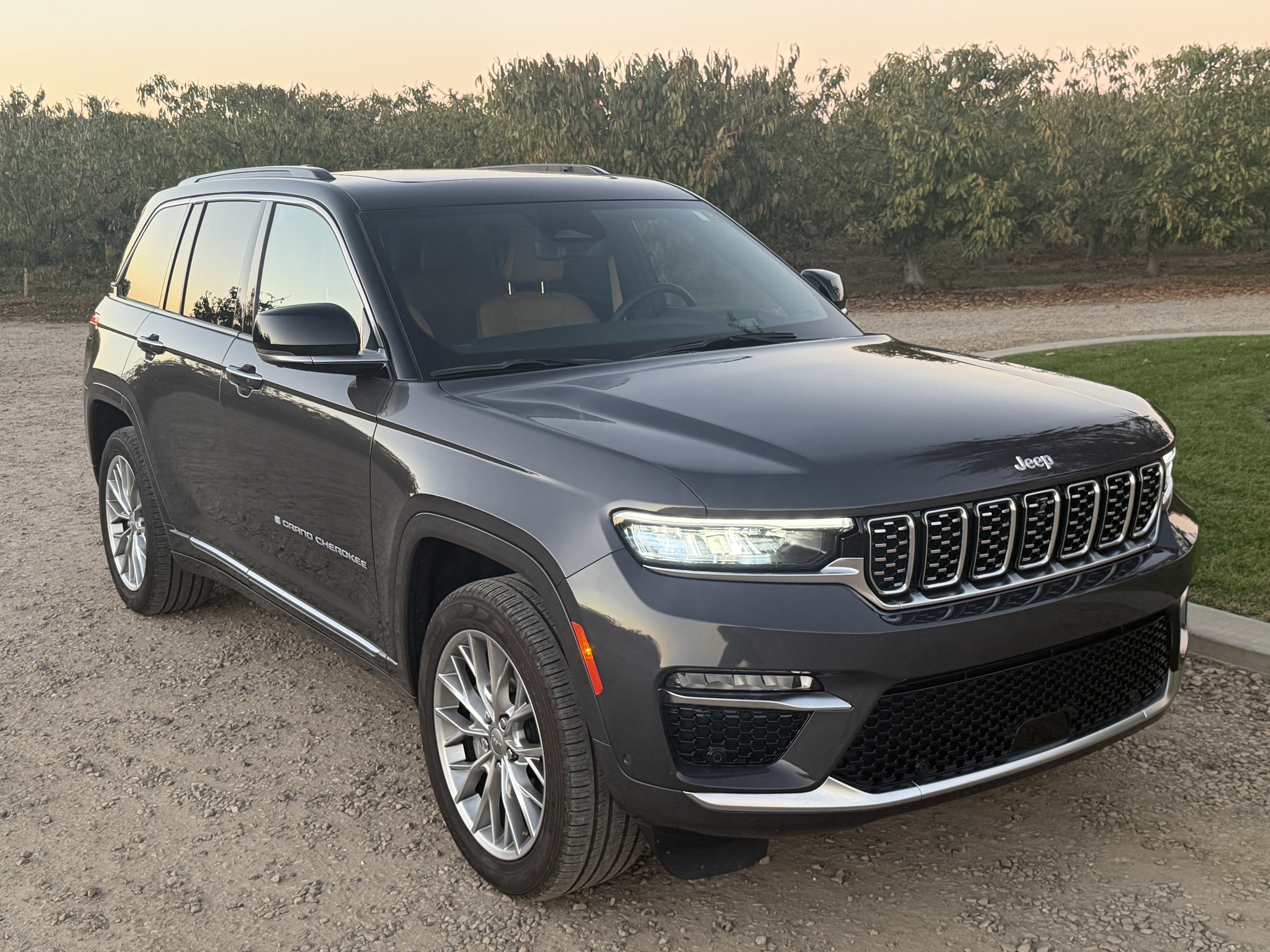 Used 2024 Jeep Grand Cherokee Summit w/ Adv Protech Group IV AWD/4WD image 10