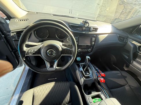 Used 2017 Nissan Rogue SV w/ SV Premium Package AWD/4WD image 10