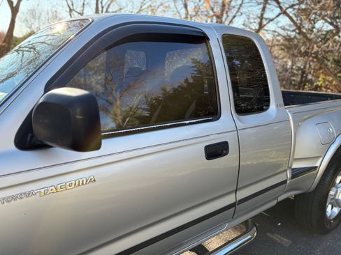 Used 2001 Toyota Tacoma PreRunner image 10
