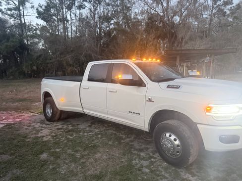 Used 2022 RAM 3500 Laramie image 16