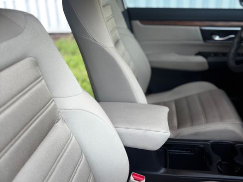 Used 2017 Honda CR-V EX image 10