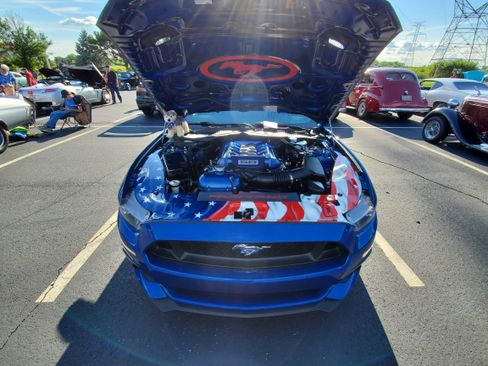 Used 2017 Ford Mustang GT Premium image 1