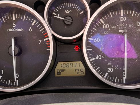 Used 2006 MAZDA MX-5 Miata Sport image 10