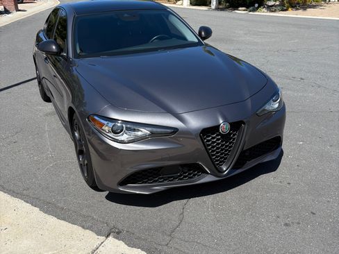 Used 2021 Alfa Romeo Giulia Sprint w/ Nero Edizione RWD image 5