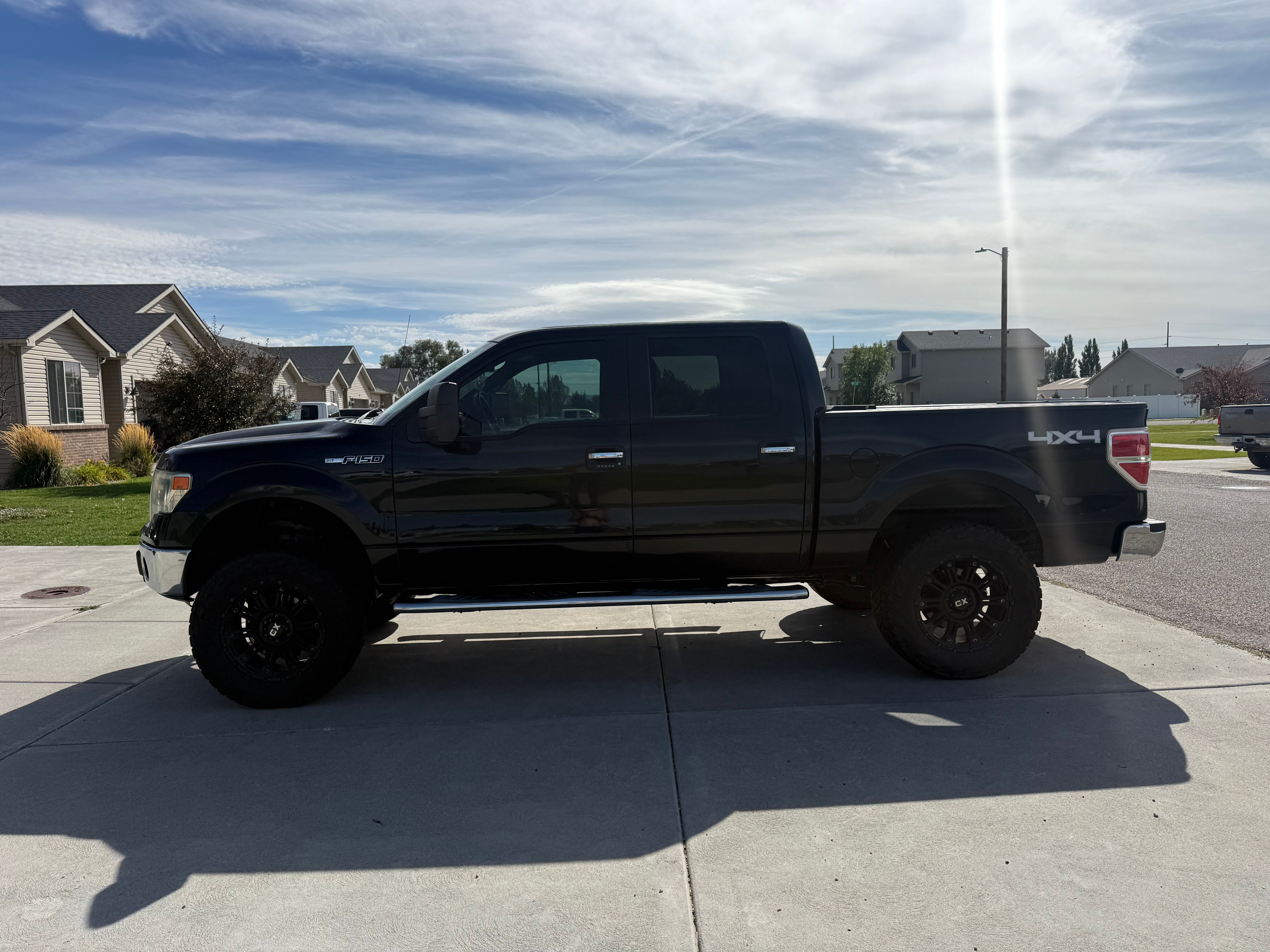 Used 2014 Ford F150 XLT w/ Equipment Group 302A Luxury AWD/4WD image 4