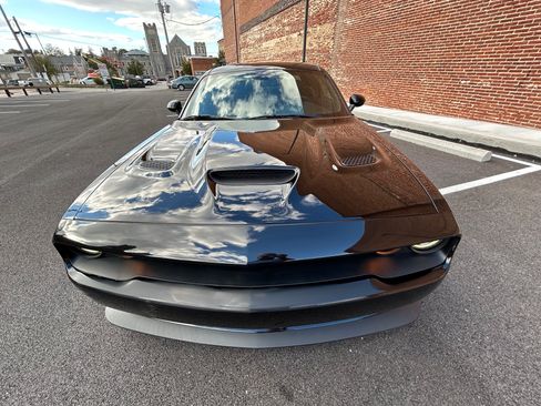Used 2018 Dodge Challenger SRT Hellcat image 6