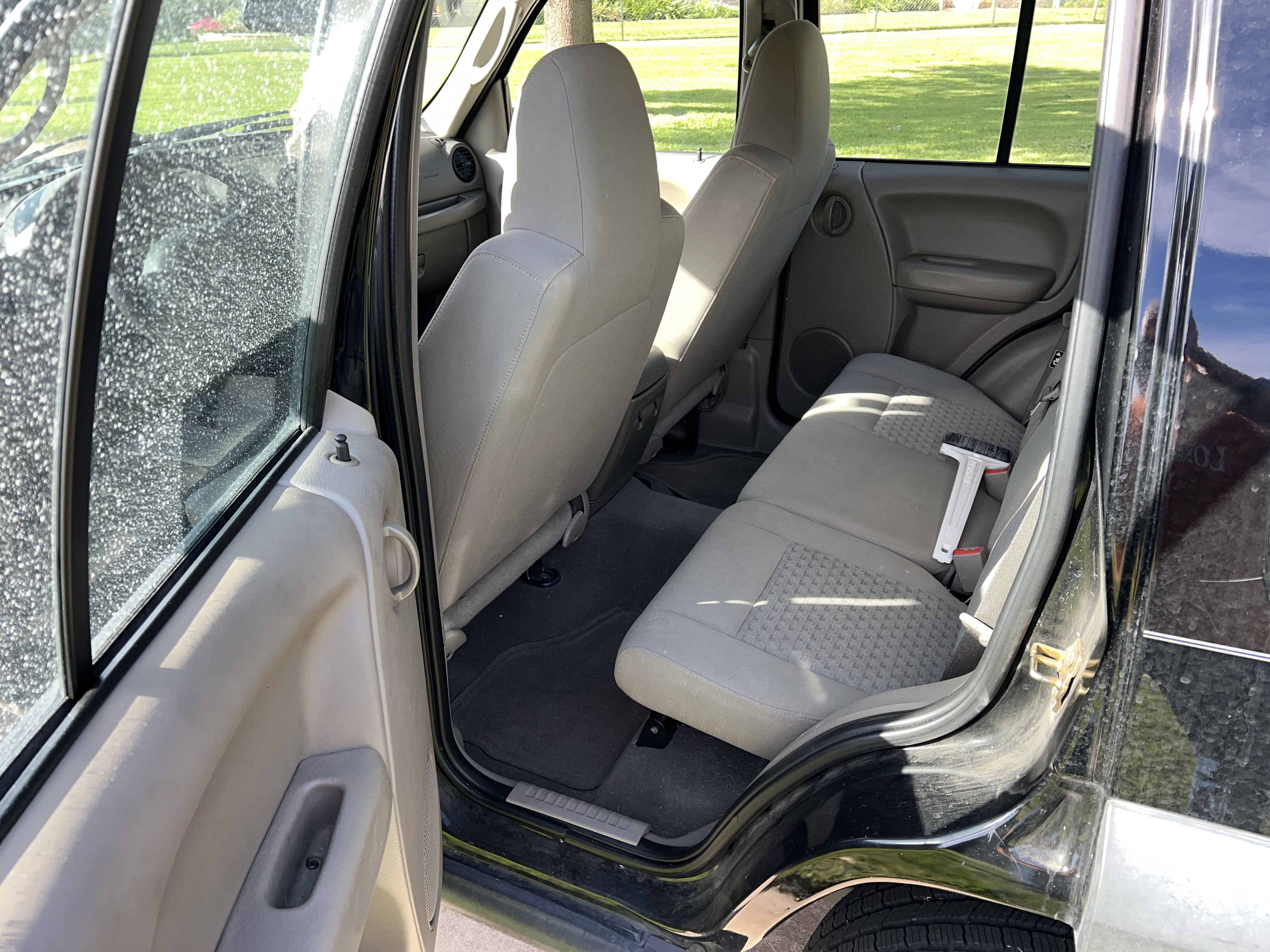 Used 2006 Jeep Liberty Sport RWD image 9