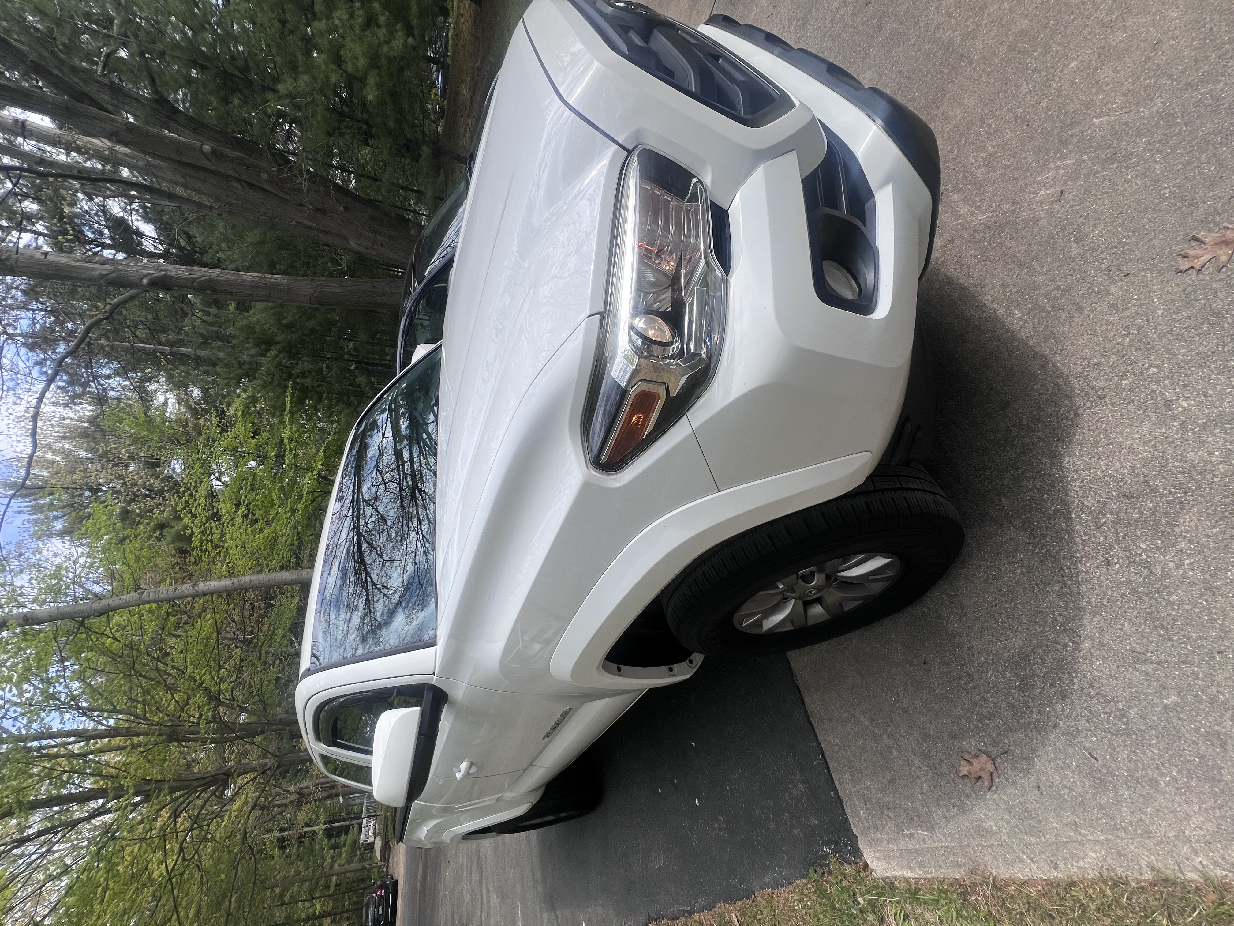Used 2017 Toyota Tacoma SR5 w/ Tow Package AWD/4WD image 2