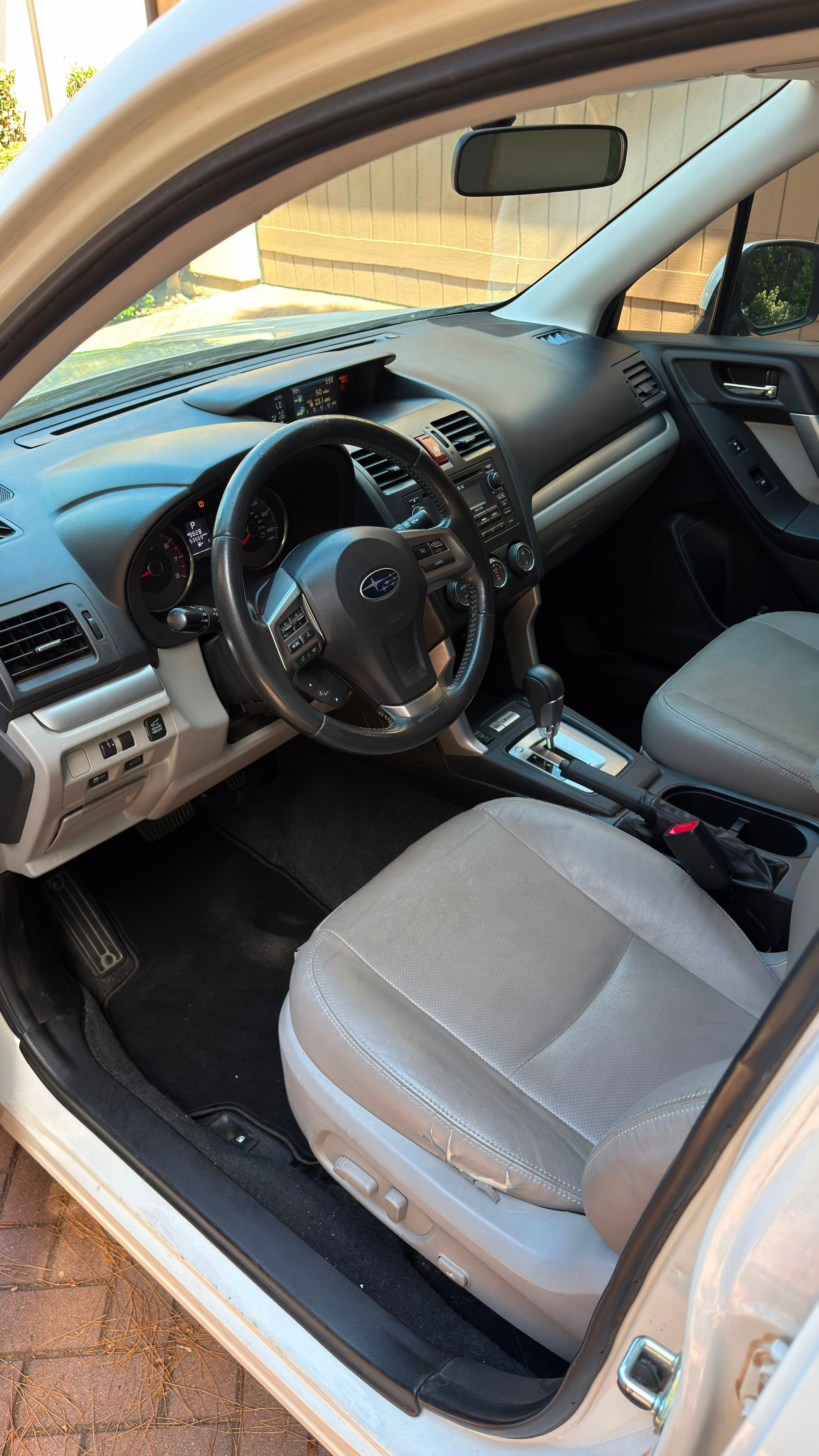 Used 2014 Subaru Forester 2.5i Limited AWD/4WD image 11