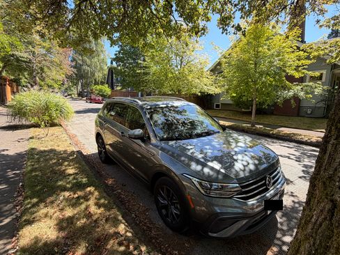 Used 2022 Volkswagen Tiguan SE AWD/4WD image 13