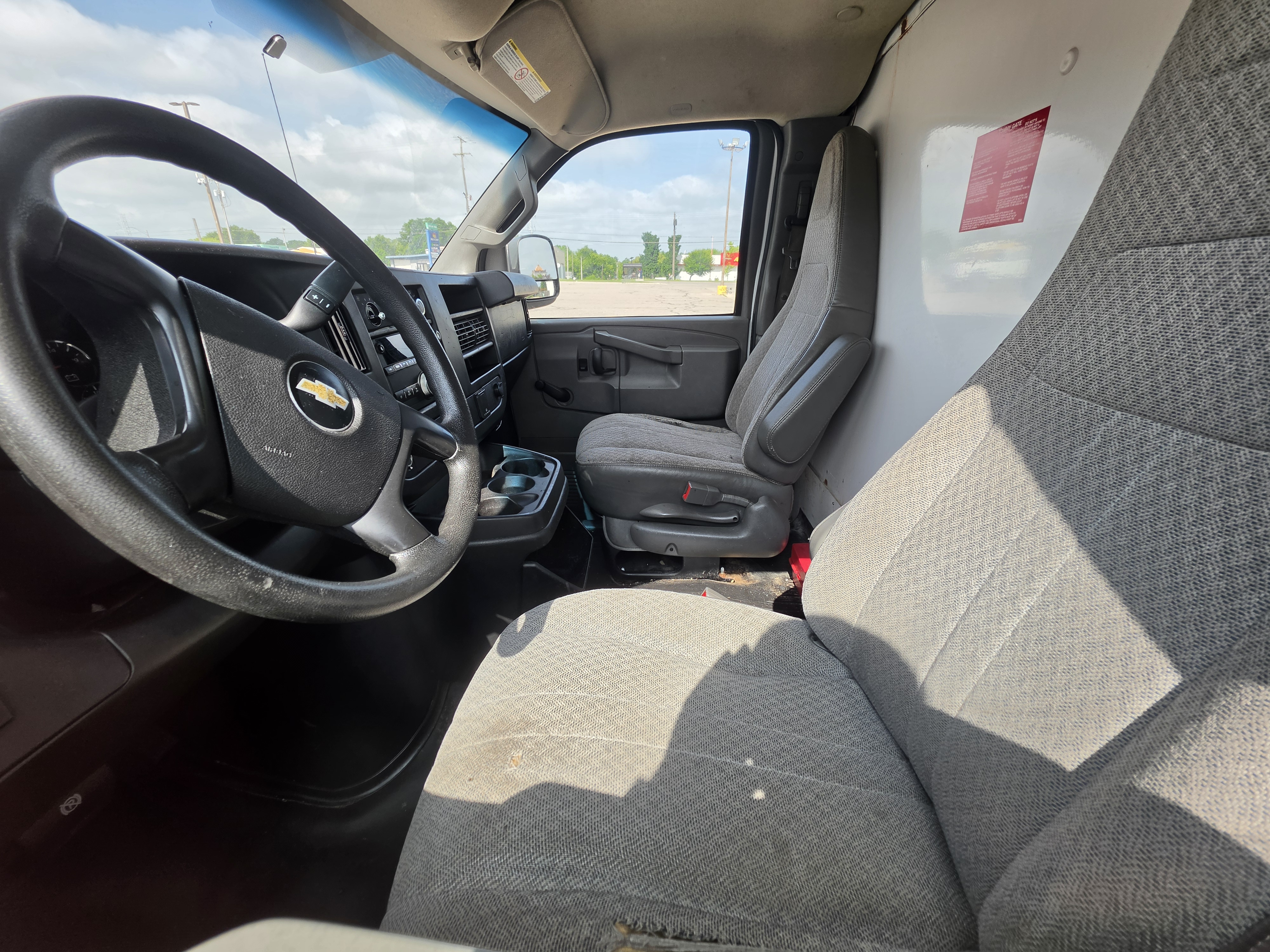 Used 2016 Chevrolet Express 3500 RWD image 5