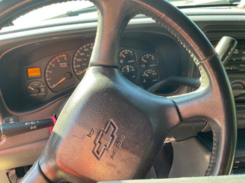 Used 2001 Chevrolet Silverado 2500 LS image 10