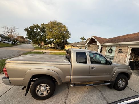 Used 2008 Toyota Tacoma PreRunner image 1