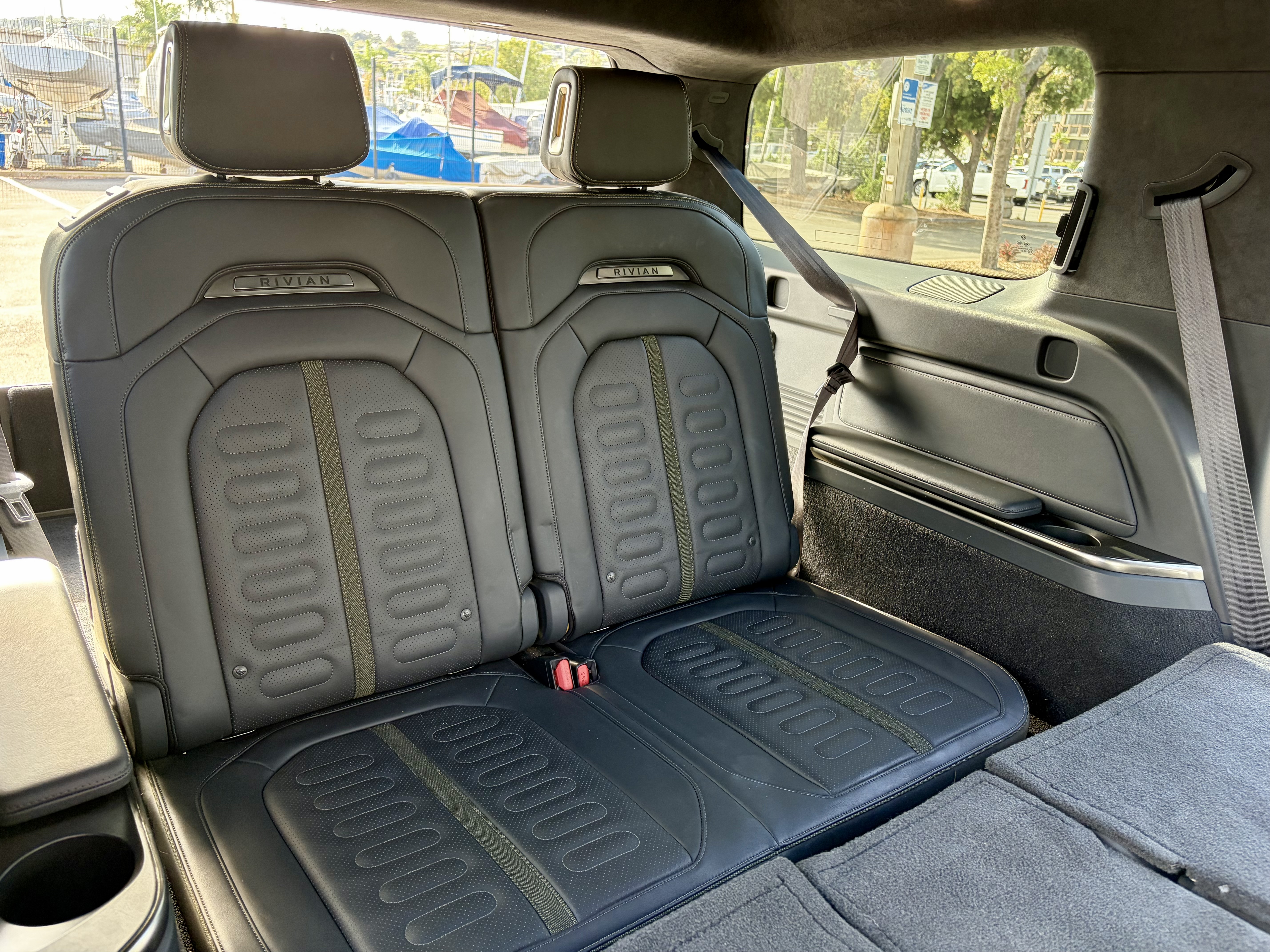 Used 2022 Rivian R1S Launch Edition Quad AWD/4WD image 16