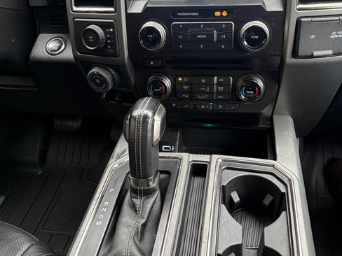 Used 2018 Ford F150 Raptor w/ Equipment Group 802A Luxury image 12