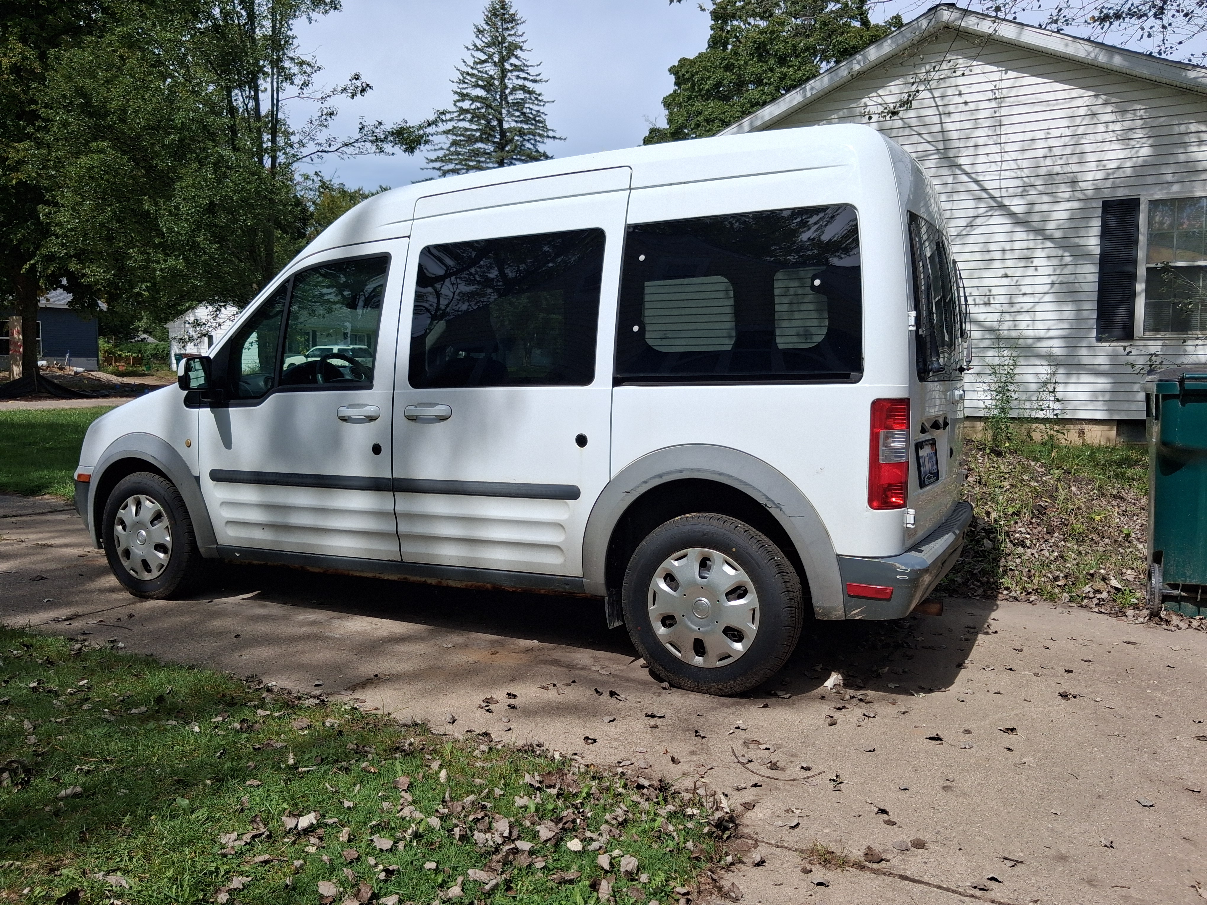 Used 2012 Ford Transit Connect XLT Premium FWD image 6