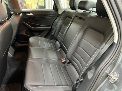 Used 2024 Volkswagen Jetta SE w/ Panoramic Sunroof Package image 8