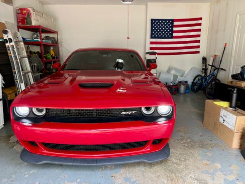 Used 2015 Dodge Challenger SRT Hellcat RWD image 22