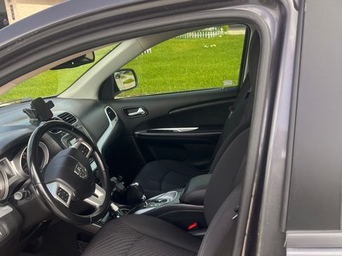 Used 2018 Dodge Journey SE w/ Popular Equipment Group FWD image 14