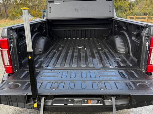 Used 2021 Ford F250 Lariat w/ Lariat Ultimate Package image 9