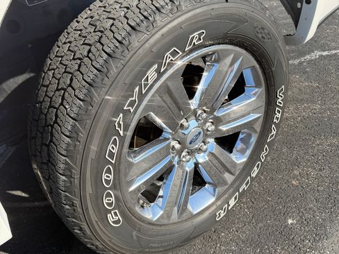 Used 2019 Ford F150 Lariat w/ Equipment Group 502A Luxury image 8