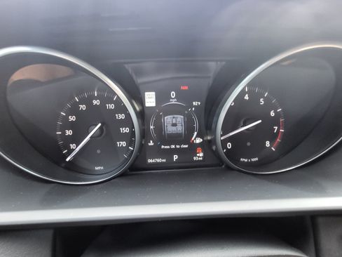 Used 2017 Land Rover Range Rover Sport SE image 11