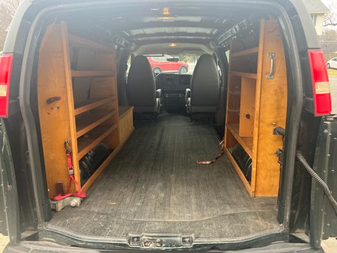 Used 2013 Chevrolet Express 2500 w/ Power Package image 9