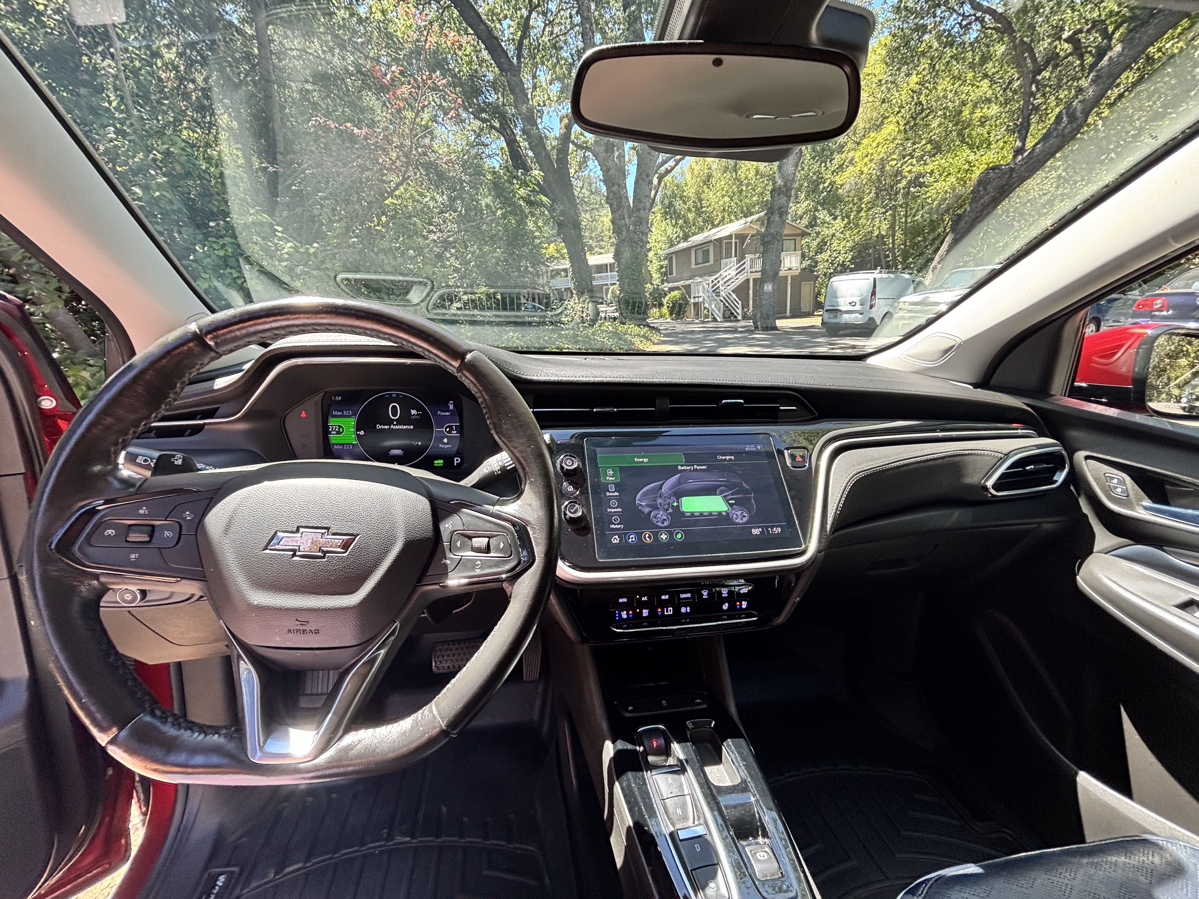 Used 2022 Chevrolet Bolt EUV LT w/ Convenience Package FWD image 9