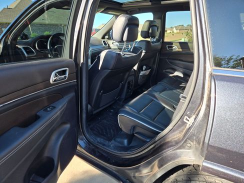 Used 2014 Jeep Grand Cherokee Overland w/ Advanced Technology Group image 11