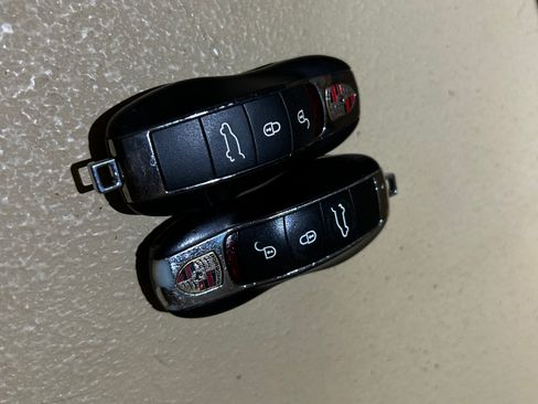 Used 2013 Porsche Cayenne S image 16