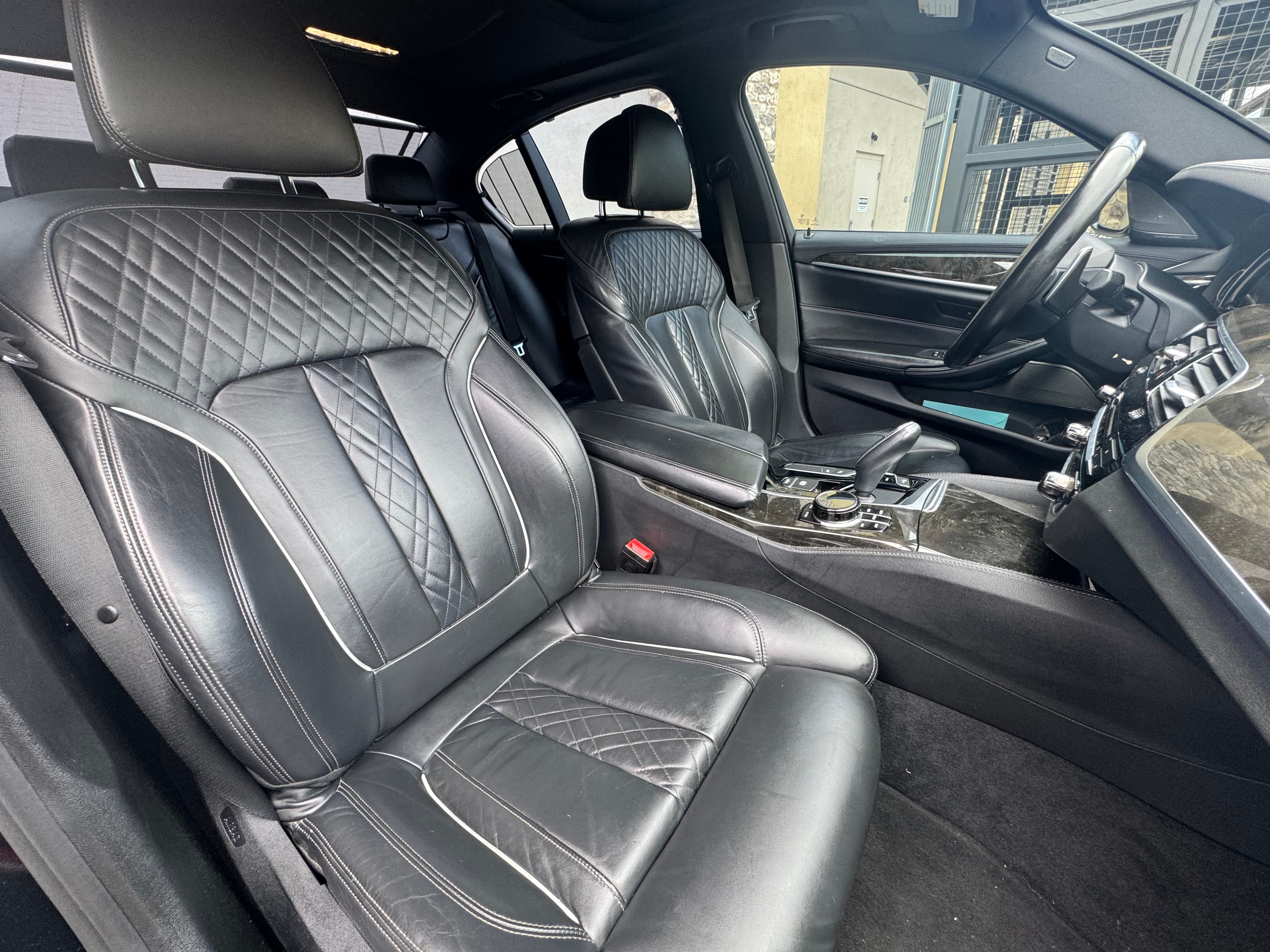 Used 2018 BMW M550i xDrive AWD/4WD image 17
