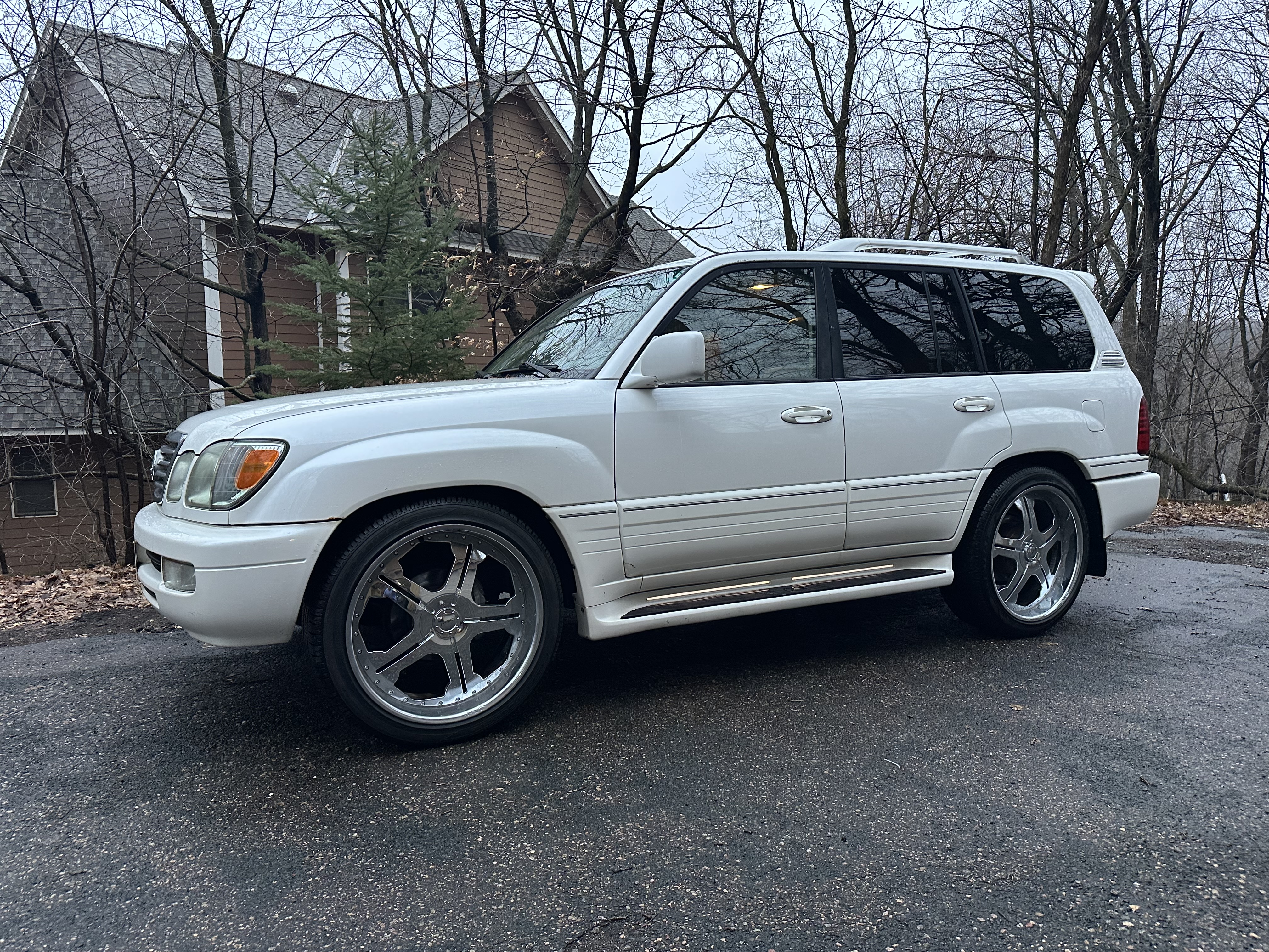 Used 2006 Lexus LX 470 4WD w/ Preferred Accessory Pkg image 5