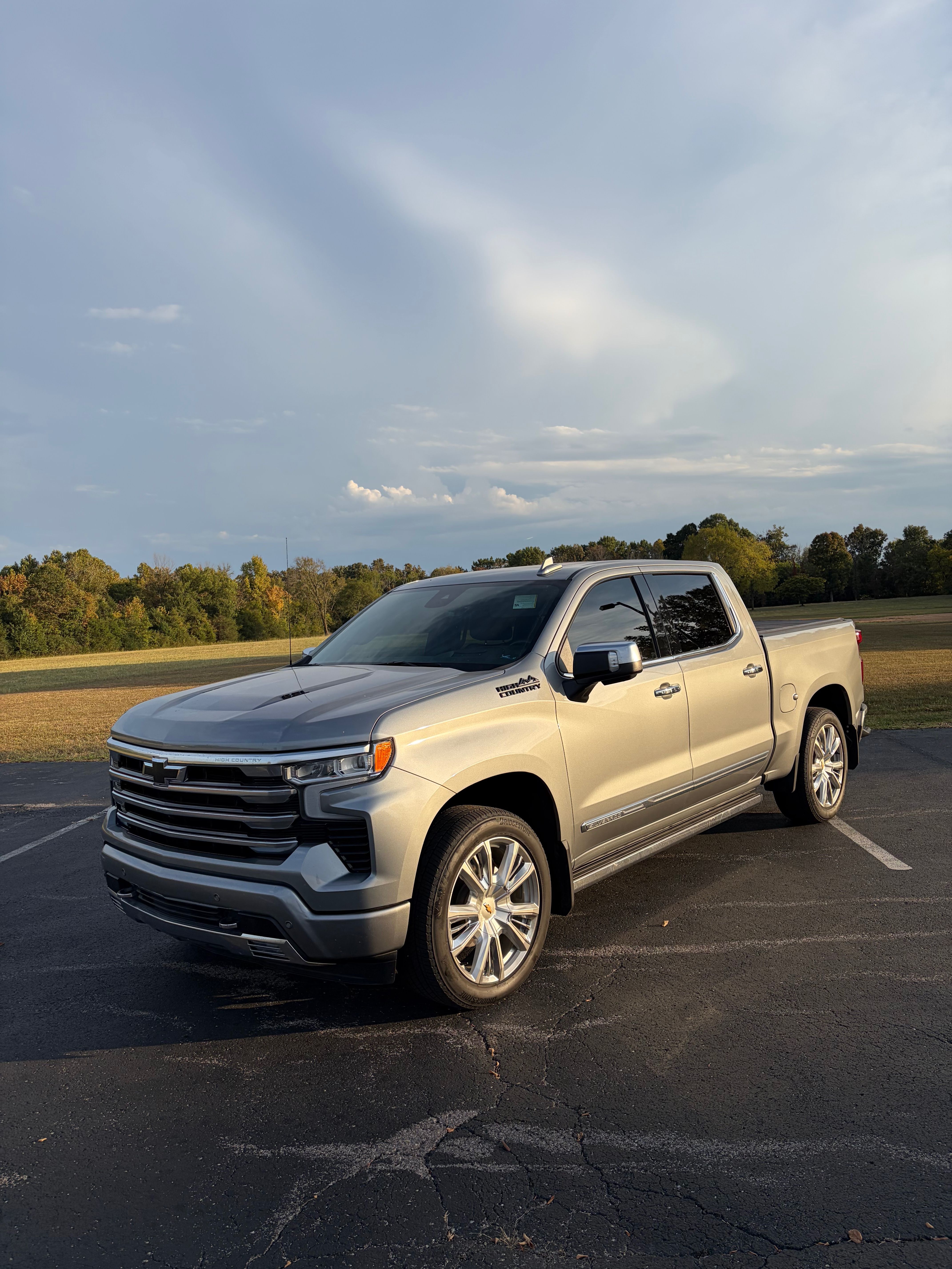 Used 2024 Chevrolet Silverado 1500 High Country w/ High Country Premium Package AWD/4WD image 1