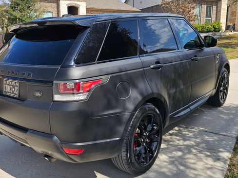 Used 2014 Land Rover Range Rover Sport HSE image 10