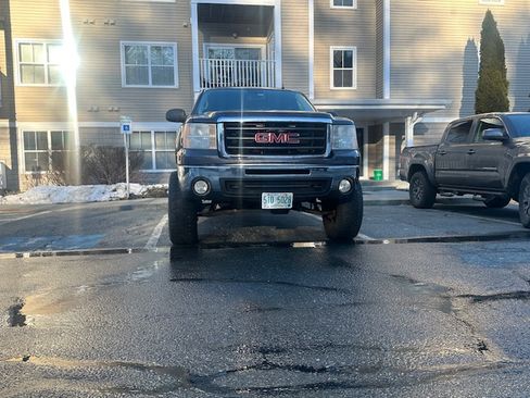 Used 2011 GMC Sierra 1500 SLE w/ Power Tech Package image 11