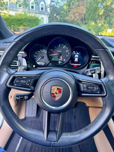 Used 2022 Porsche Macan AWD/4WD image 13