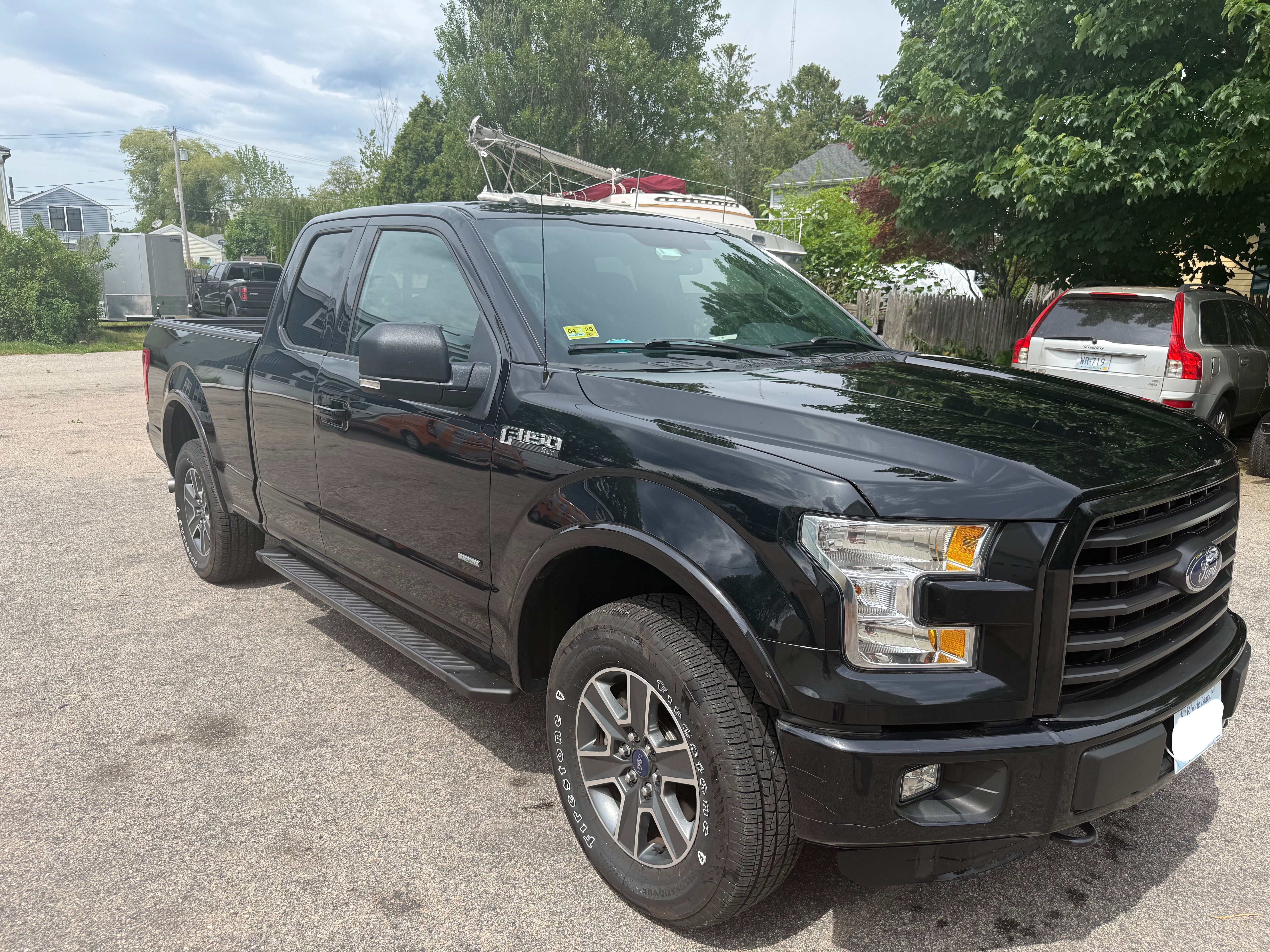 Used 2016 Ford F150 XLT w/ Equipment Group 302A Luxury AWD/4WD image 4
