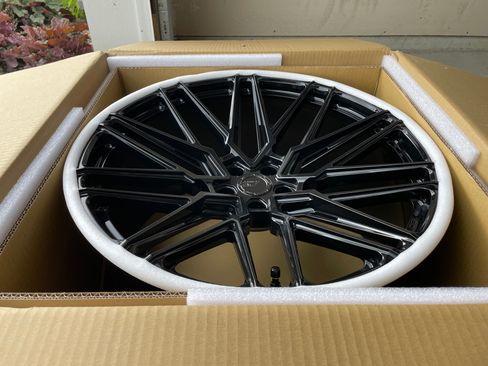 Used 2023 BMW X5 M w/ Competition Package image 16