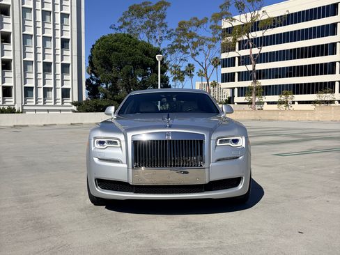Used 2017 Rolls-Royce Ghost image 4
