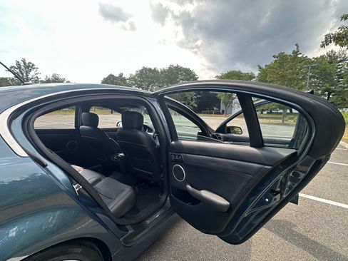 Used 2009 Pontiac G8 GT w/ Premium Package image 16