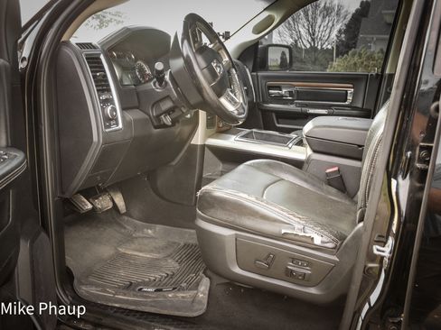 Used 2014 RAM 2500 Laramie w/ Black Appearance Group image 10