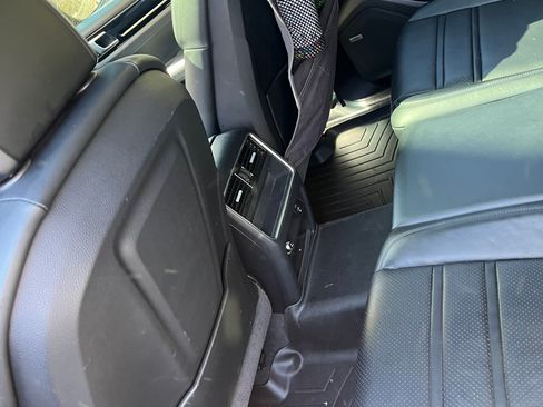 Used 2021 Porsche Cayenne image 14