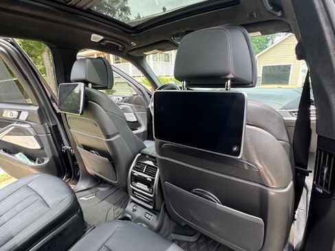 Used 2020 BMW X7 M50i AWD/4WD image 14