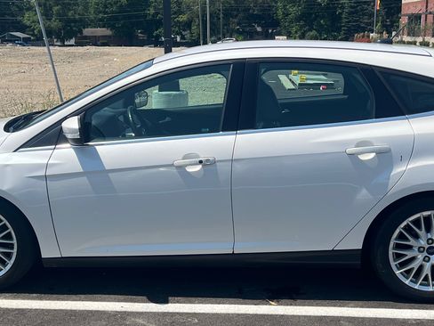 Used 2014 Ford Focus Titanium FWD image 1