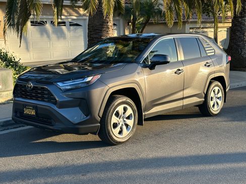 Used 2023 Toyota RAV4 LE FWD image 8