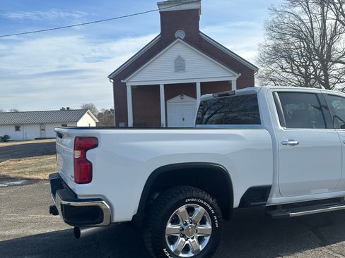 Used 2022 Chevrolet Silverado 3500 LTZ image 10