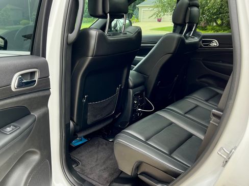 Used 2018 Jeep Grand Cherokee Limited w/ Luxury Group II image 17