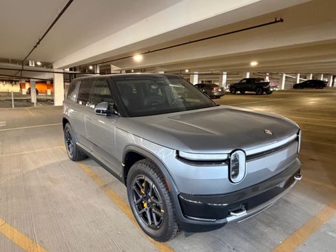 Used 2027 Rivian R2 Performance Dual AWD/4WD image 1