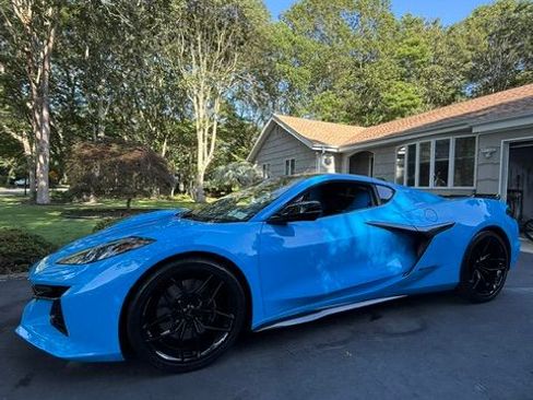 Used 2025 Chevrolet Corvette Z06 w/ Battery Protection Package RWD image 2